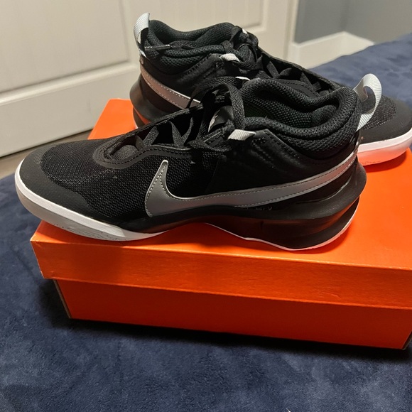 New in box Nikes - Picture 3 of 5